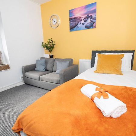 Versatile Cozy & Spacious Comfort Hull Apartments Кингстон-апон-Халл Экстерьер фото