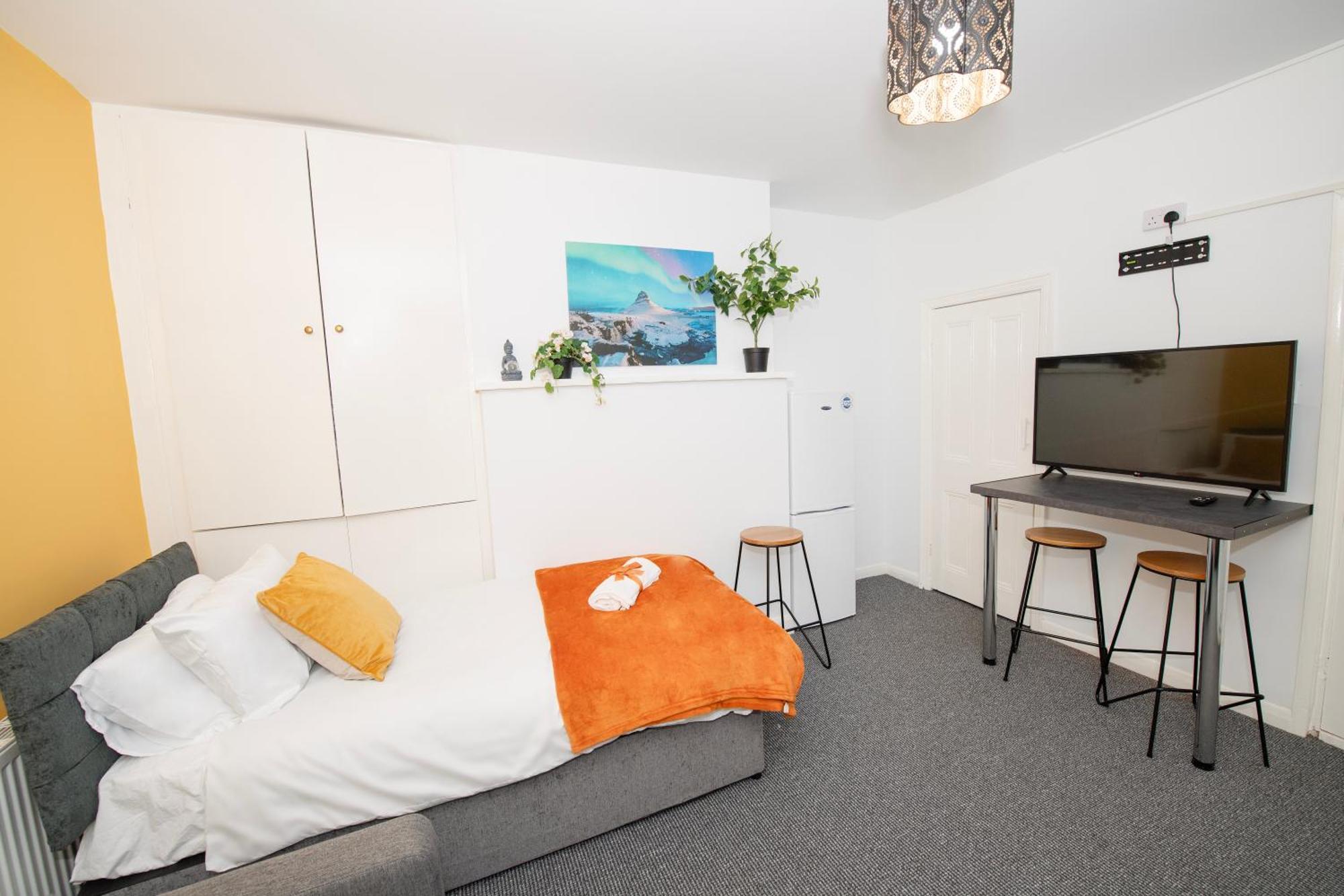 Versatile Cozy & Spacious Comfort Hull Apartments Кингстон-апон-Халл Экстерьер фото