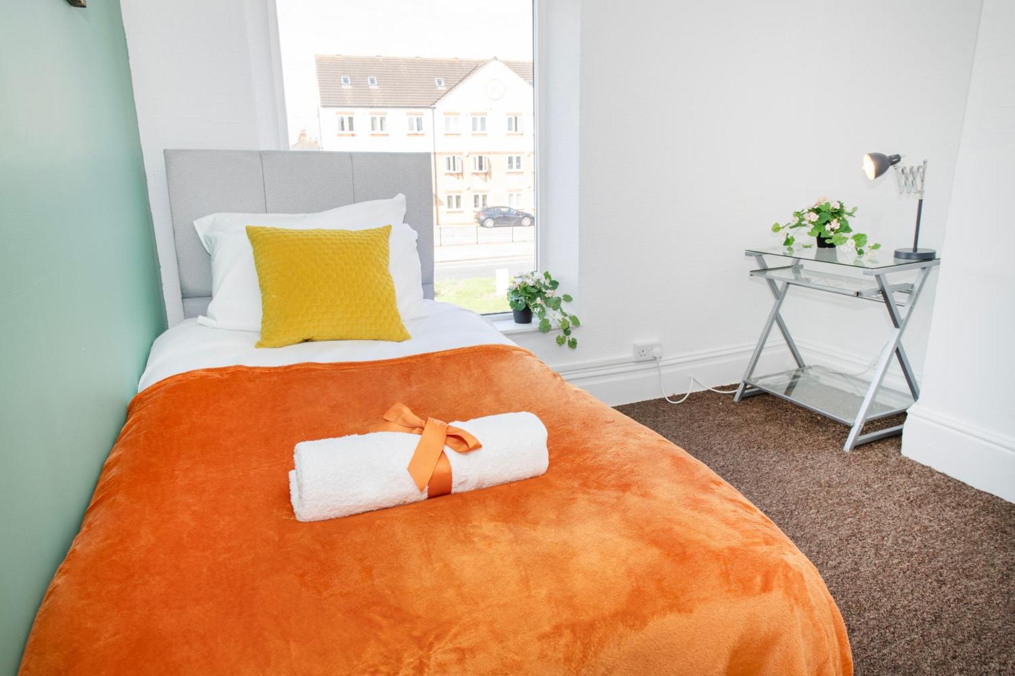Versatile Cozy & Spacious Comfort Hull Apartments Кингстон-апон-Халл Экстерьер фото