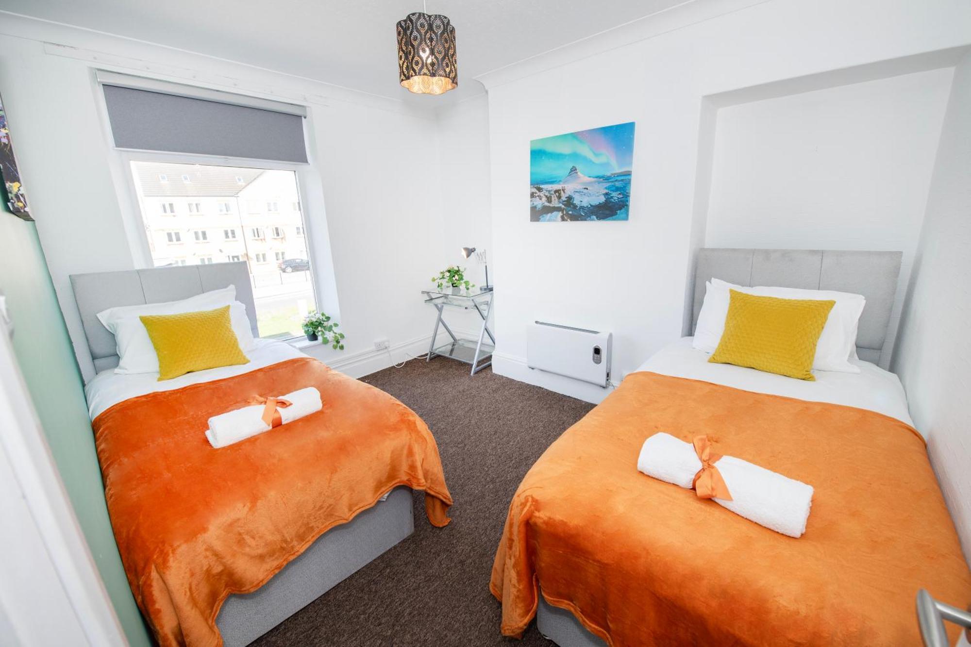Versatile Cozy & Spacious Comfort Hull Apartments Кингстон-апон-Халл Экстерьер фото