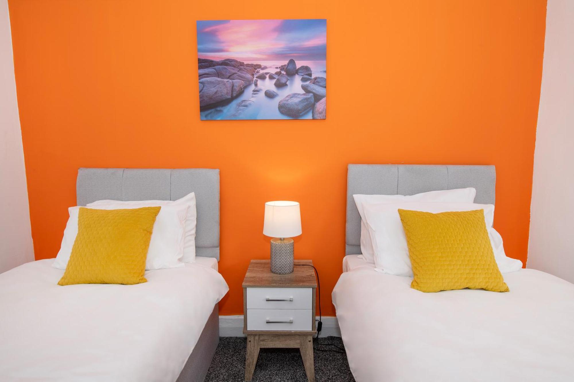 Versatile Cozy & Spacious Comfort Hull Apartments Кингстон-апон-Халл Экстерьер фото