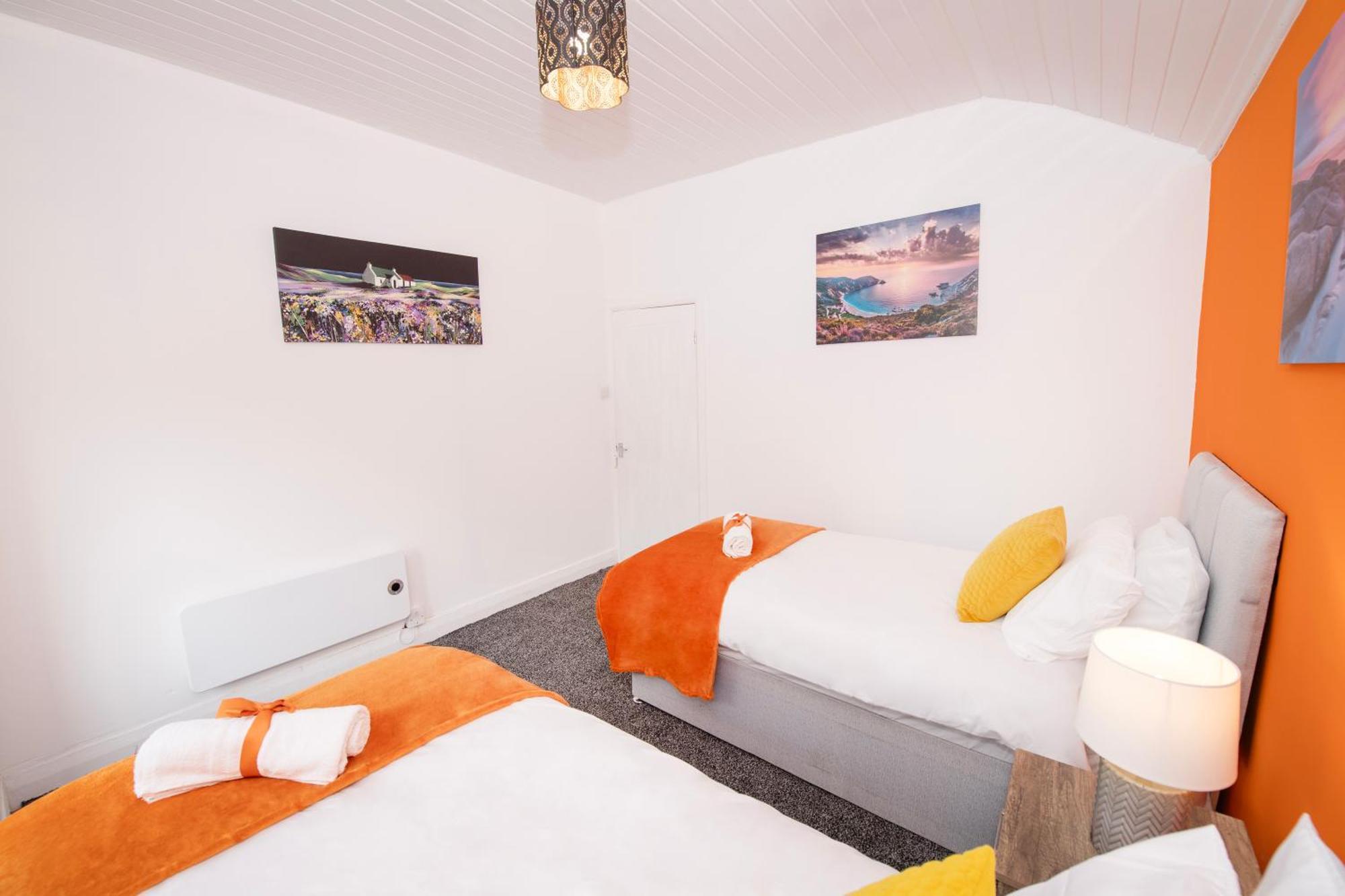 Versatile Cozy & Spacious Comfort Hull Apartments Кингстон-апон-Халл Экстерьер фото