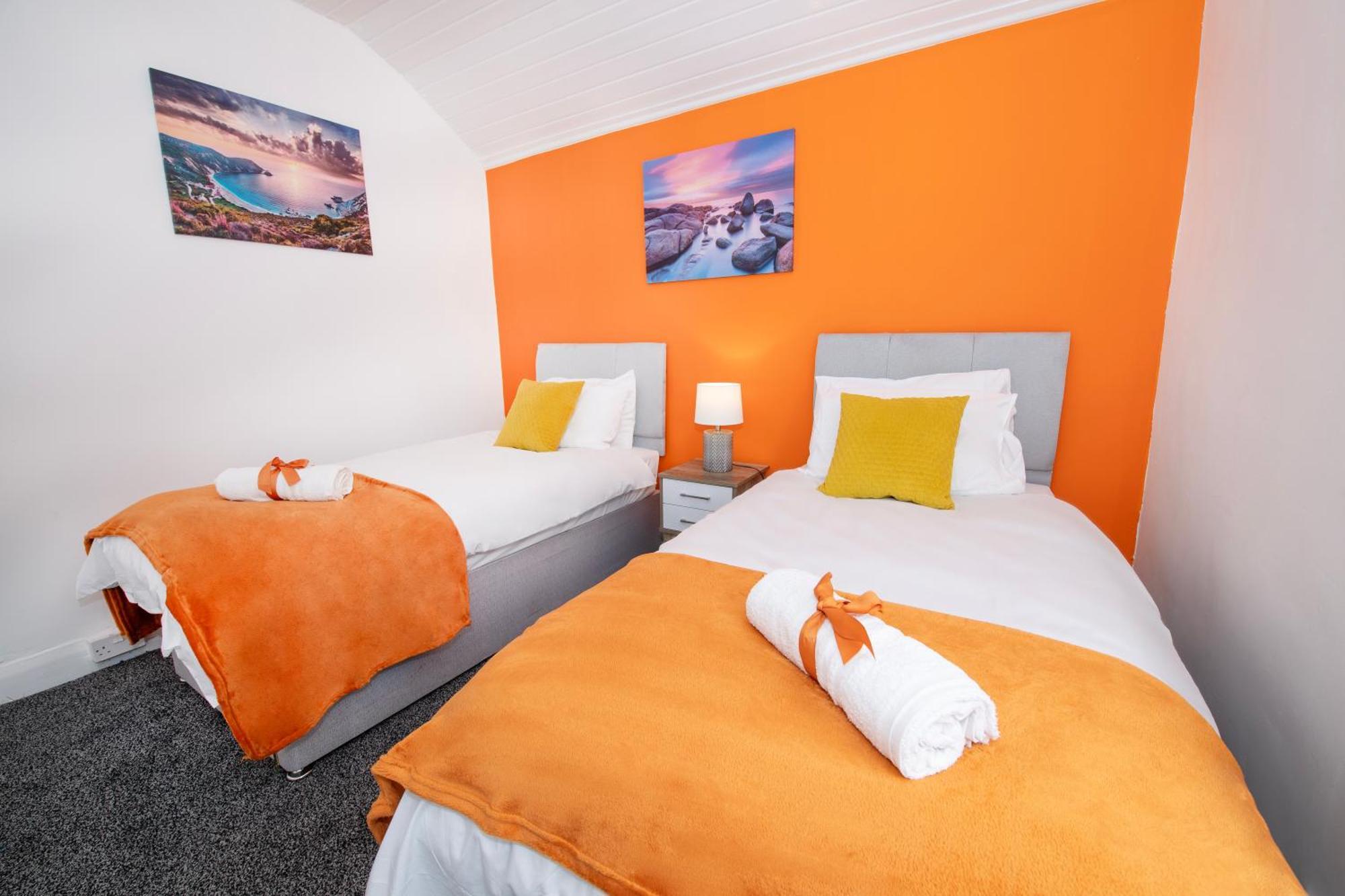 Versatile Cozy & Spacious Comfort Hull Apartments Кингстон-апон-Халл Экстерьер фото